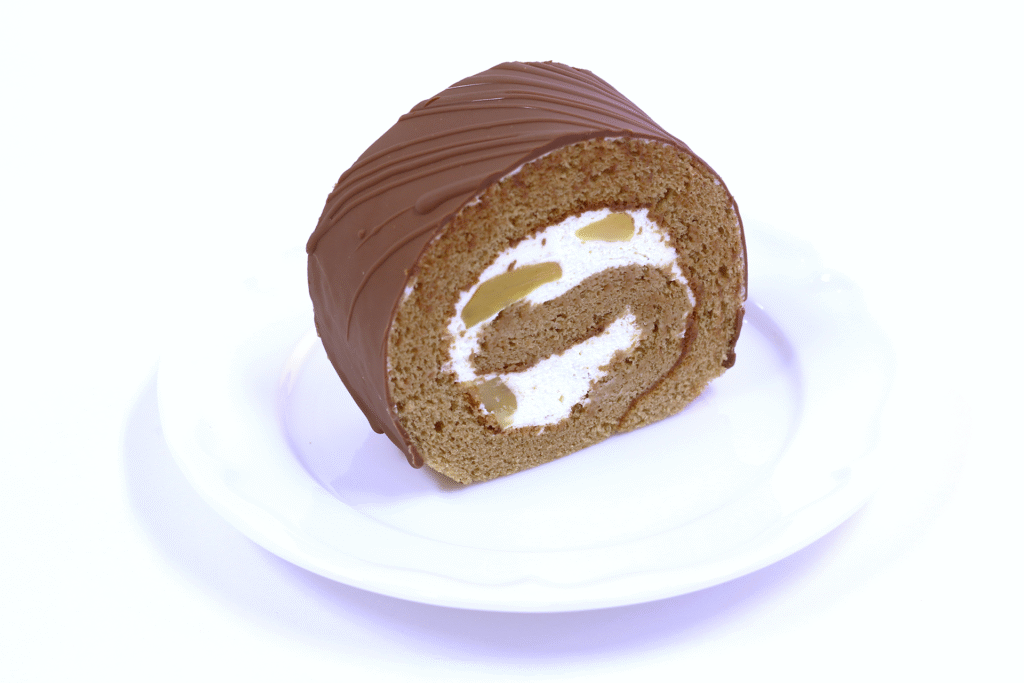 チョコレートロール（栗入）カット