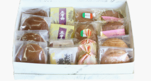 お菓子の詰め合わせ 4270円