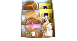 お菓子の詰め合わせ 2070円